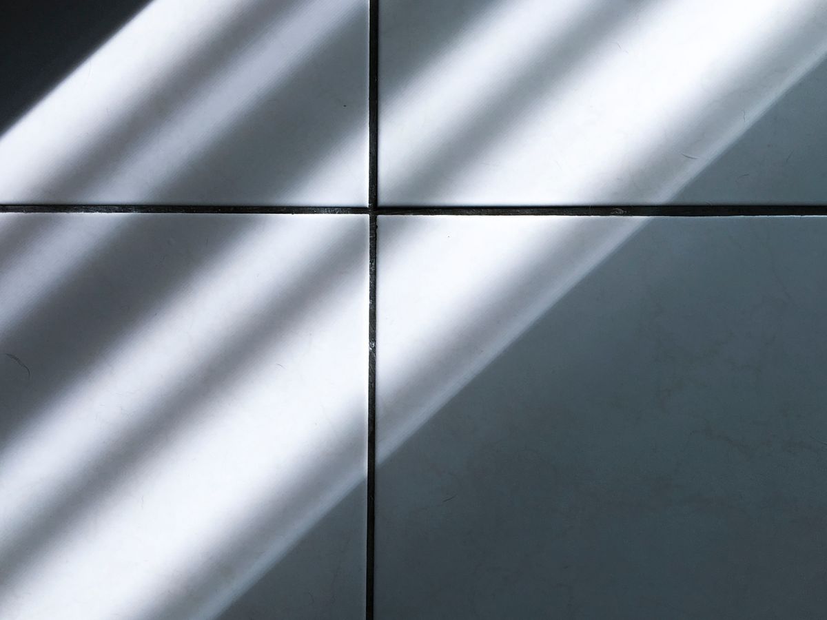 Fughe del pavimento annerite: come recuperarle senza rifarle